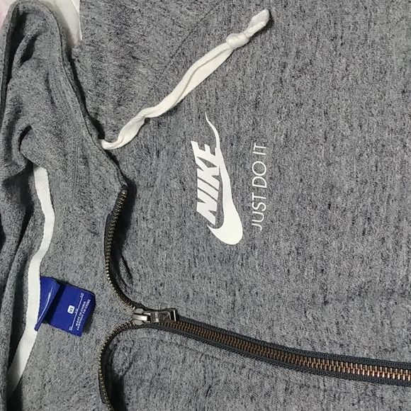 Nike hoodie zip up sweatshirt - Picture 2 of 4